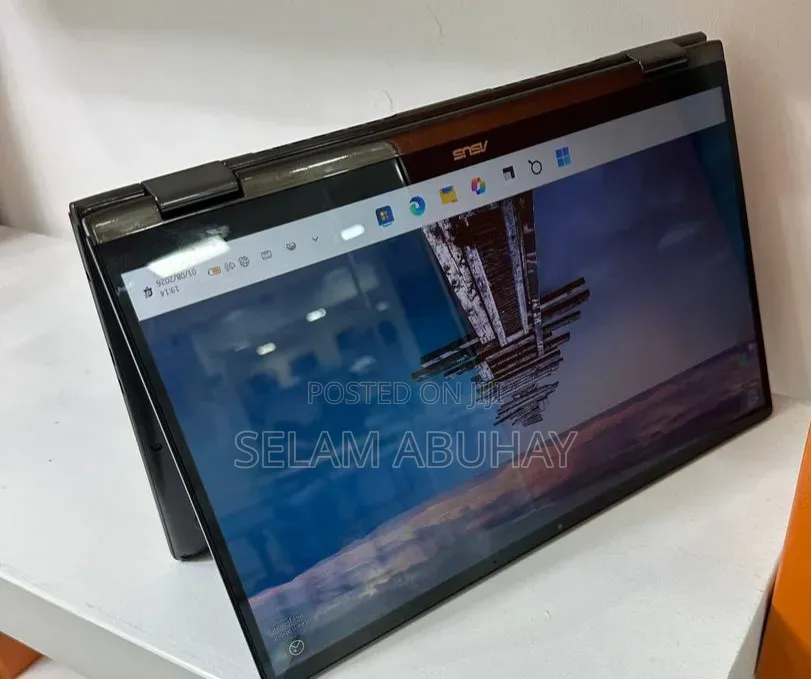 New Laptop Asus Zenbook 14 16GB Intel Core i7 SSD 256GB
