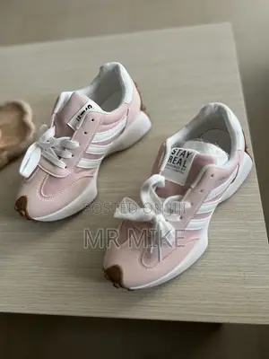Women’s Sneaker