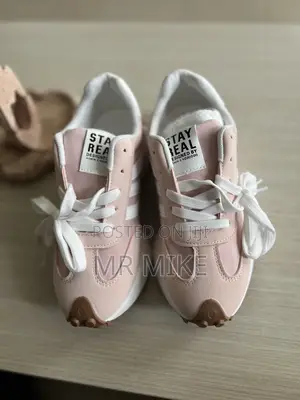 Women’s Sneaker