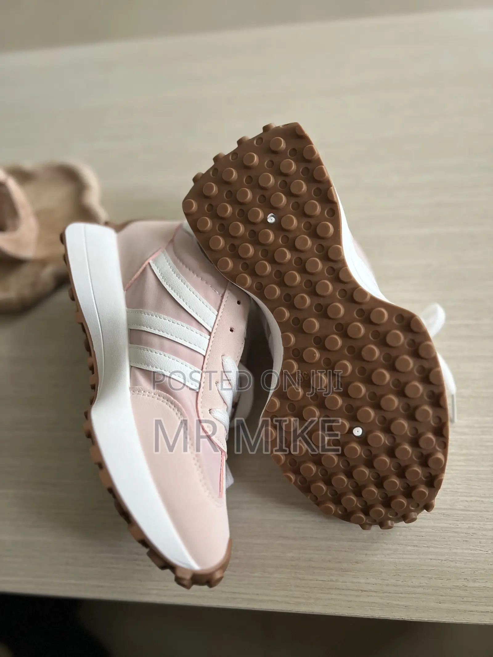 Women’s Sneaker