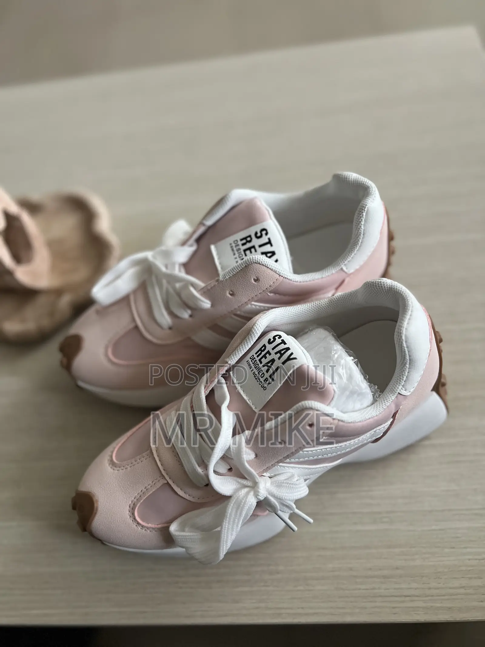 Women’s Sneaker