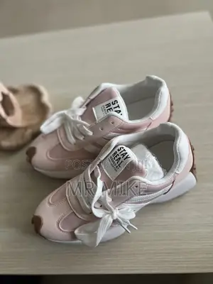 Women’s Sneaker