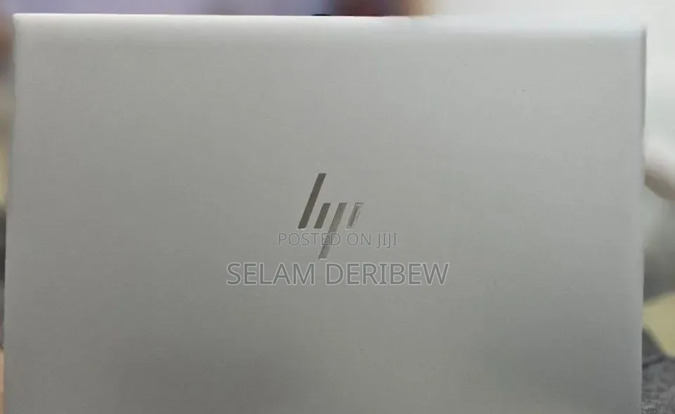 New Laptop HP ZBook Firefly G8 16GB Intel Core i7 SSD 512GB