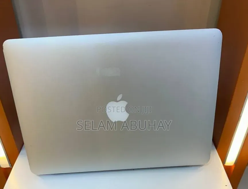 New Laptop Apple MacBook Air 2017 8GB Intel Core i7 SSD 256GB
