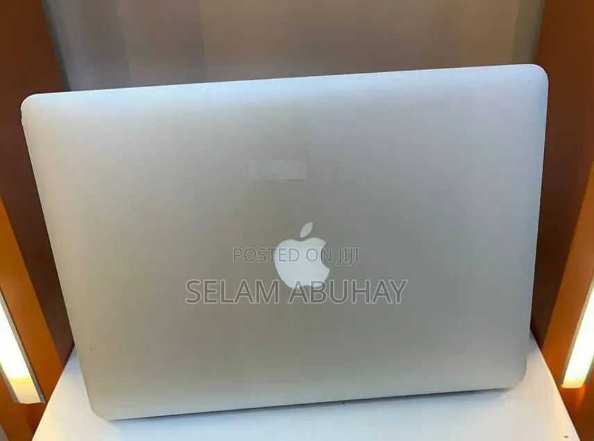 New Laptop Apple MacBook Air 2017 8GB Intel Core i7 SSD 256GB