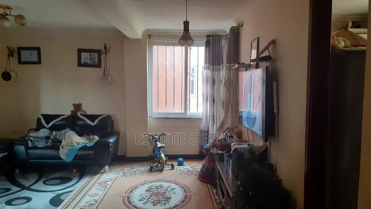Furnished 3bdrm Condo in 20/80 ኮንዶሚንየም, Bole for sale