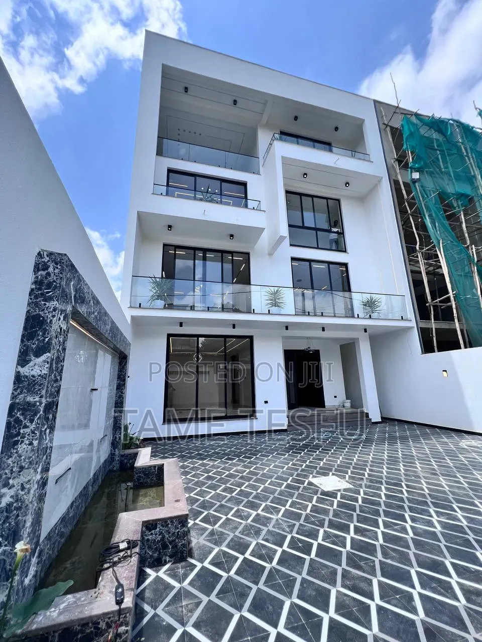 Furnished 8bdrm House in Cmc, Bole for sale