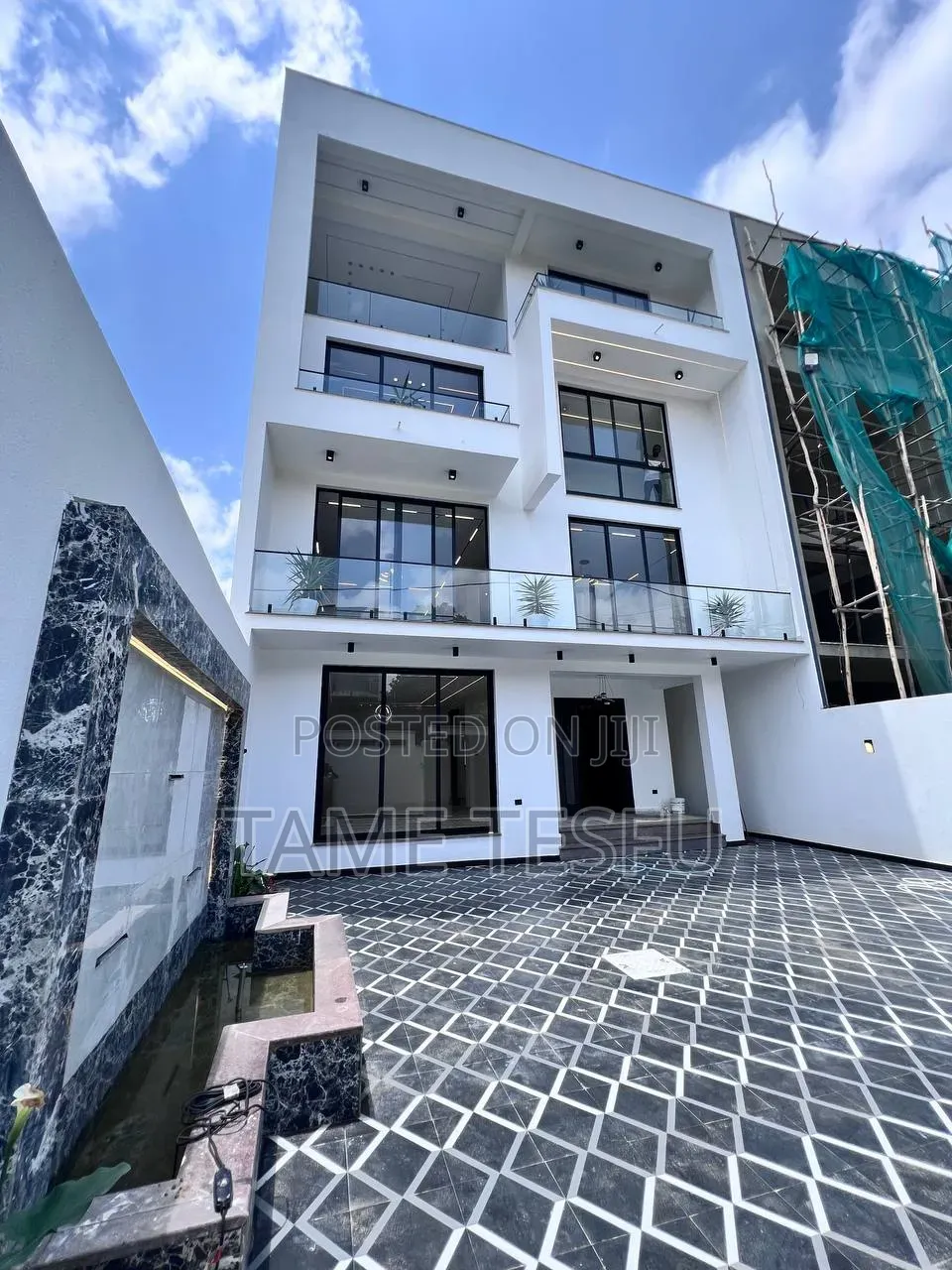 Furnished 8bdrm House in Cmc, Bole for sale