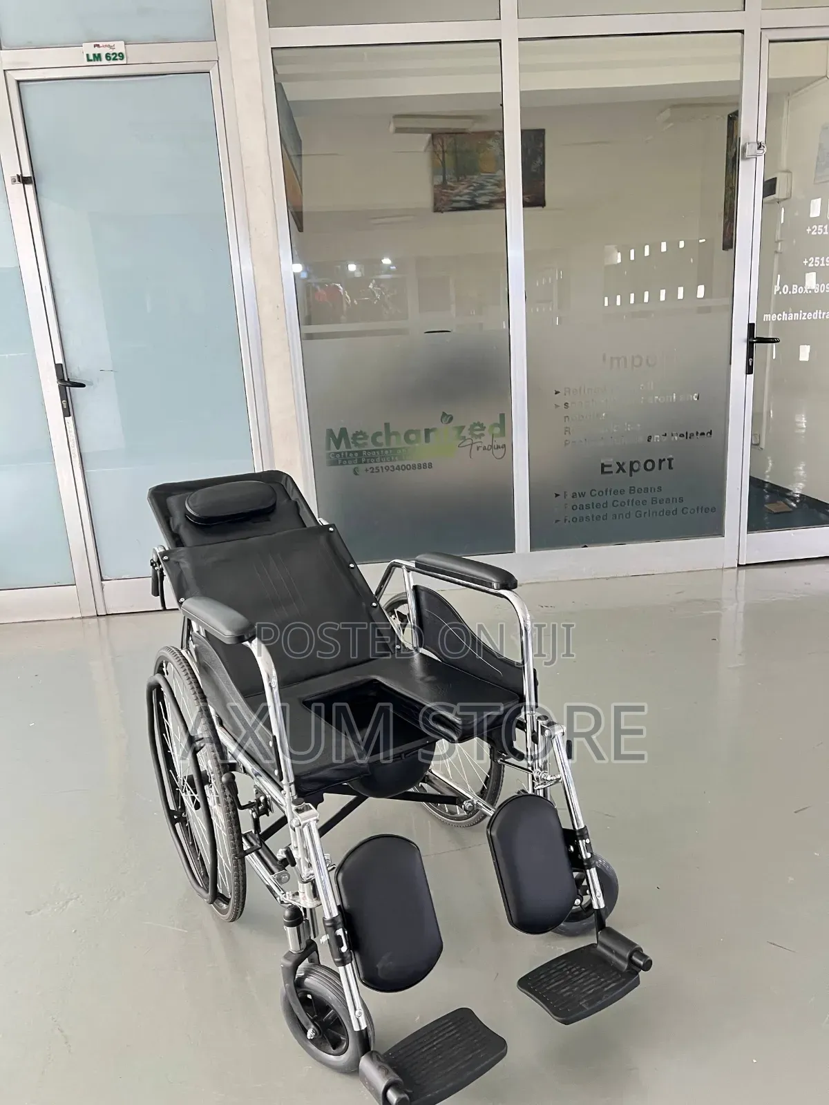 Kobi ጥቁር ዘመናዊ ዊልቸር - Kobi Stylish Black Wheelchair
