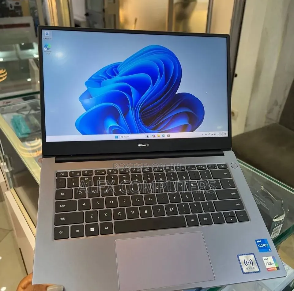 New Laptop Huawei 16GB Intel Core i5 SSD 512GB