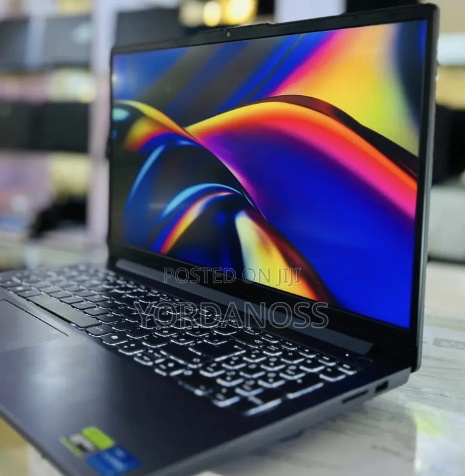 New Laptop Lenovo LOQ 15IRH8 16GB Intel Core i5 SSD 512GB