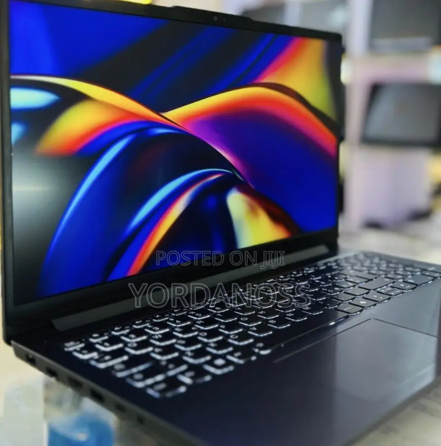 New Laptop Lenovo LOQ 15IRH8 16GB Intel Core i5 SSD 512GB