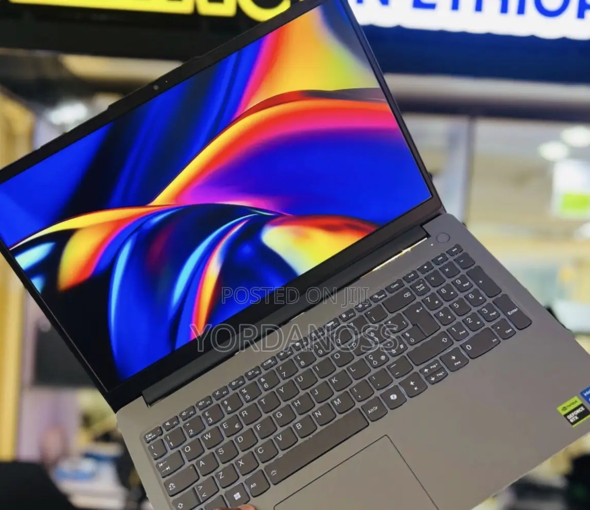 New Laptop Lenovo LOQ 15IRH8 16GB Intel Core i5 SSD 512GB