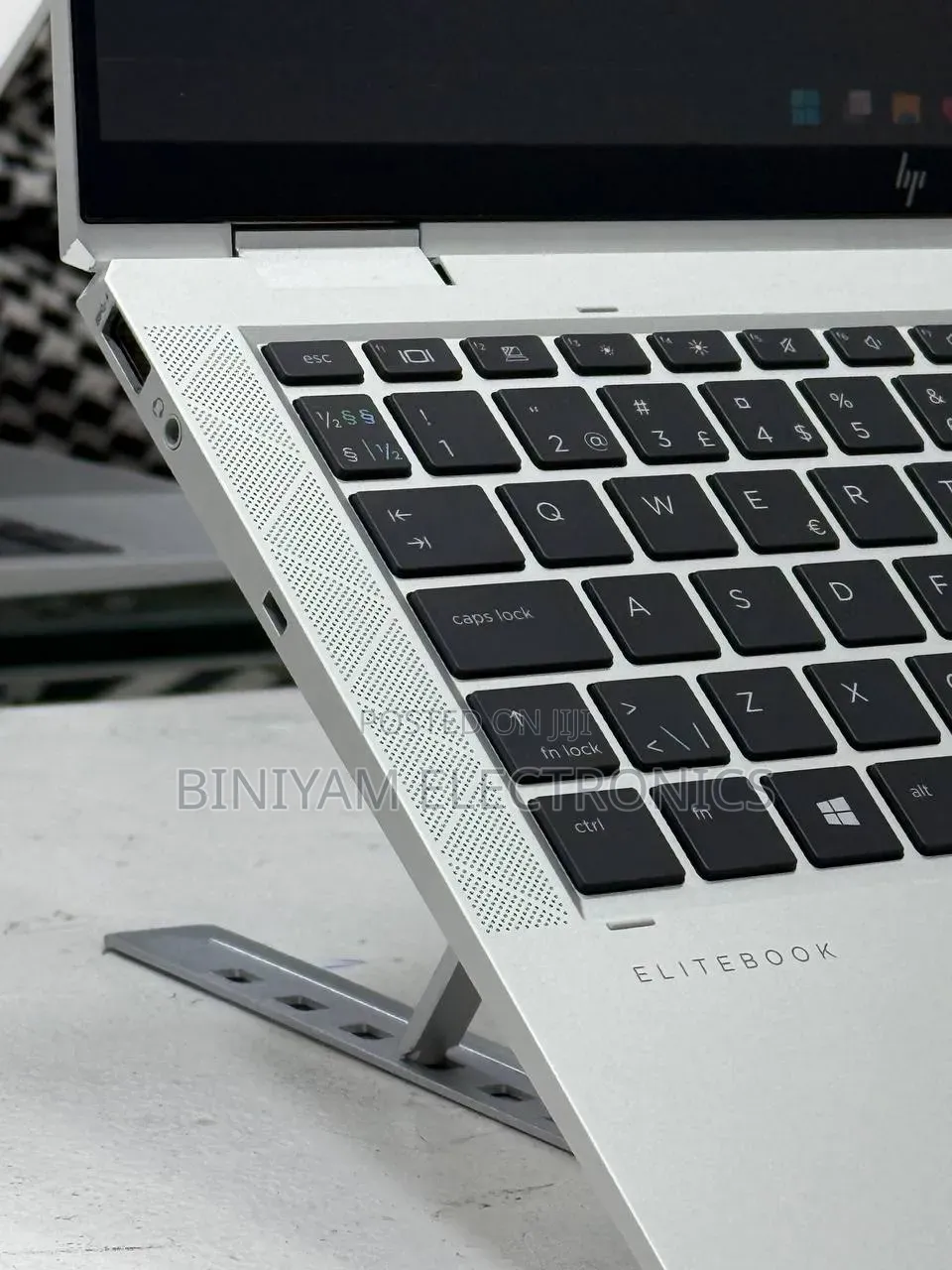 New Laptop HP EliteBook 1040 G8 16GB Intel Core i7 SSD 512GB
