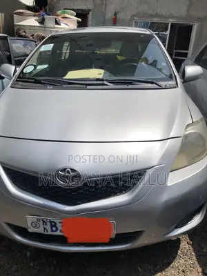 Toyota Yaris 2010 Silver