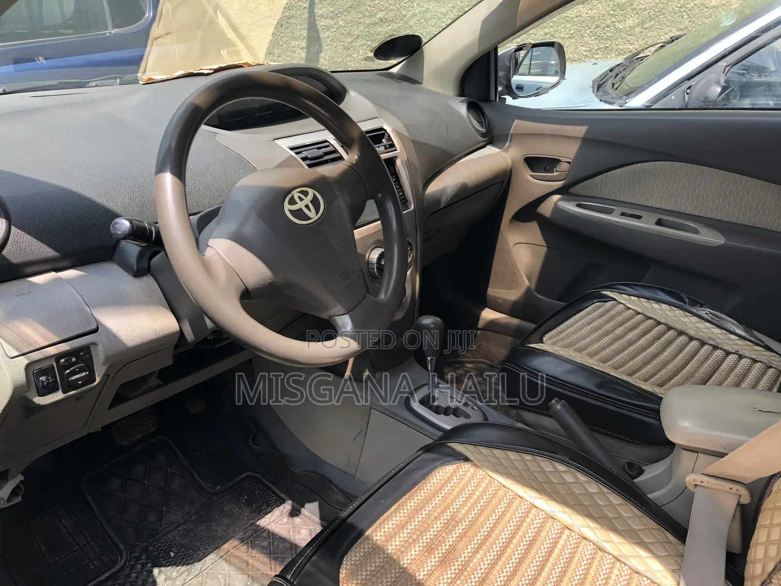 Toyota Yaris 2010 Silver