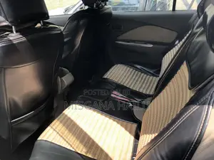 Toyota Yaris 2010 Silver