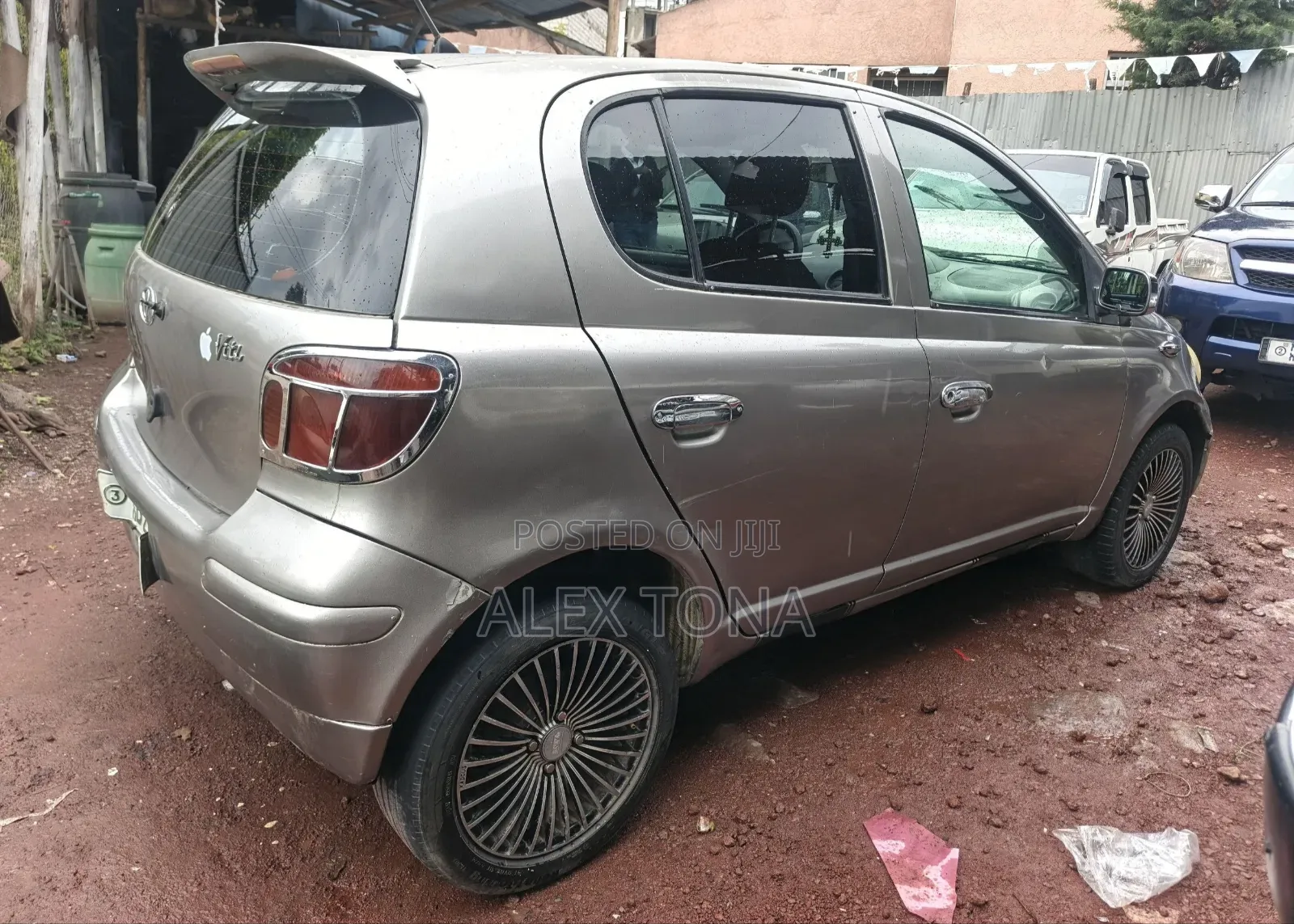Toyota Vitz 2004 Gold