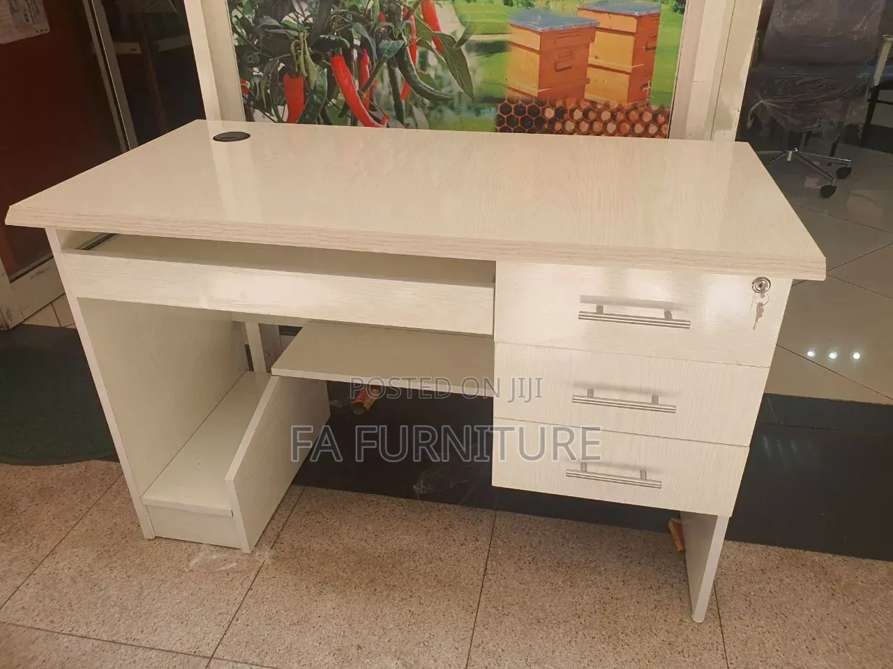 Local Office Table 1.20m 60c