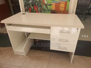 Local Office Table 1.20m 60c
