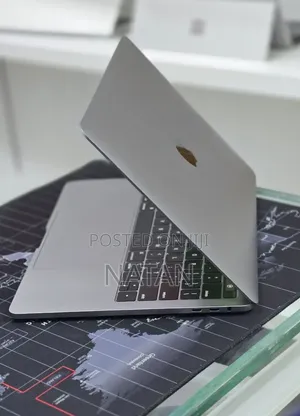 New Laptop Apple MacBook Pro 2020 M1 8GB Apple M1 SSD 256GB