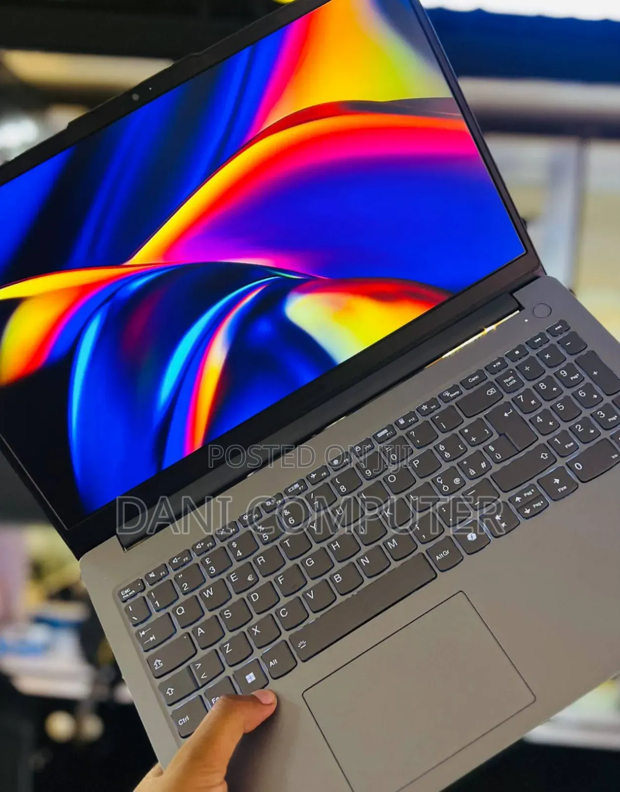 New Laptop Lenovo LOQ 15AHP10 16GB Intel Core i5 SSD 512GB
