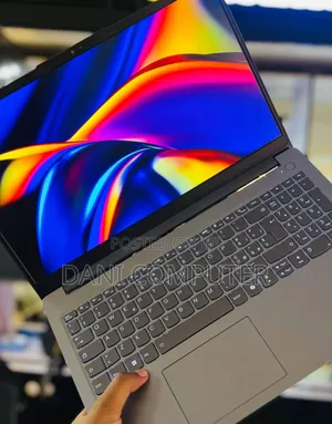 New Laptop Lenovo LOQ 15AHP10 16GB Intel Core i5 SSD 512GB