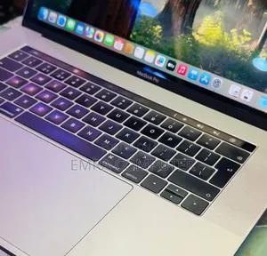 New Laptop Apple MacBook Pro 32GB Intel Core i9 SSD 512GB