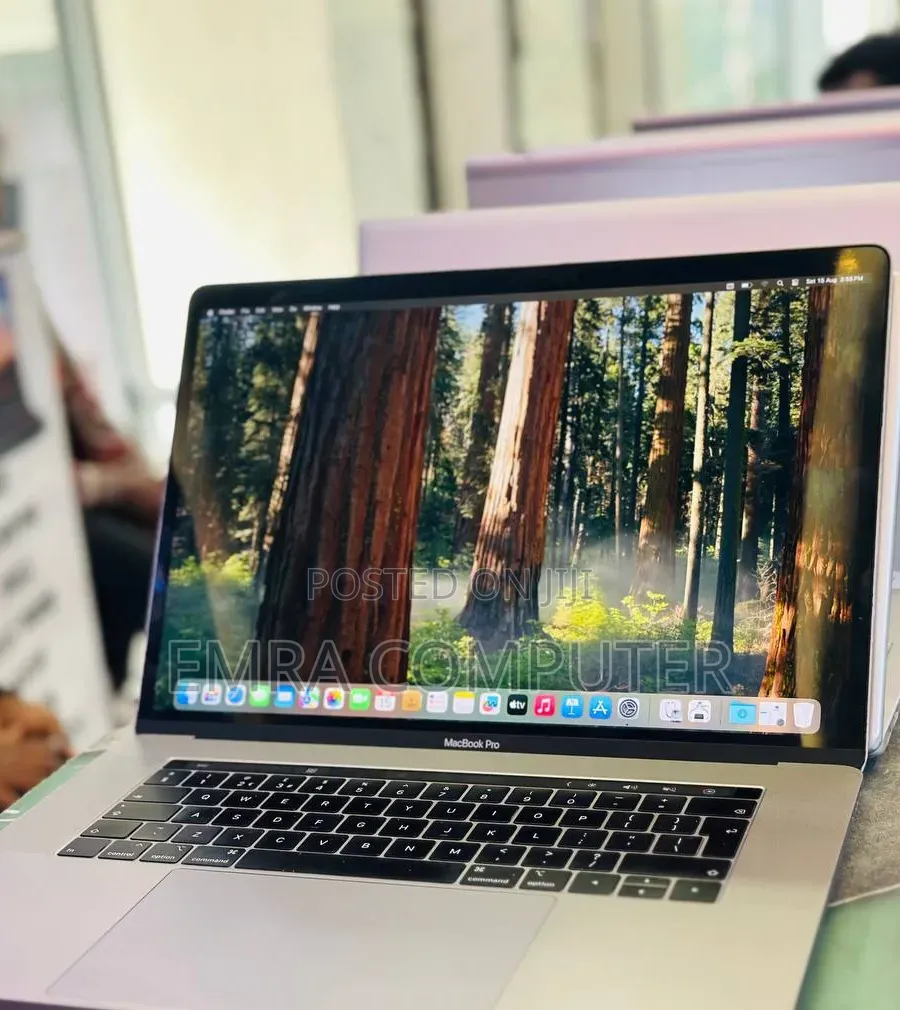 New Laptop Apple MacBook Pro 32GB Intel Core i9 SSD 512GB