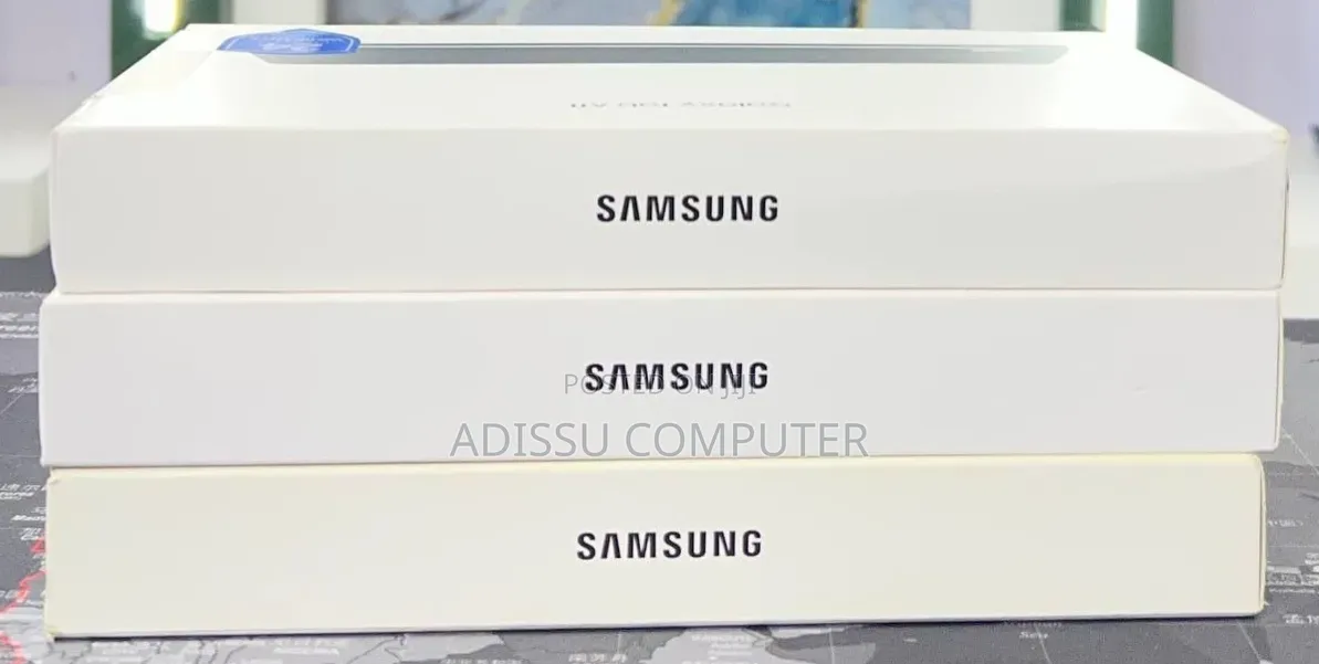 New Laptop Samsung Galaxy Book4 4GB Intel Core i5 SSD 640GB