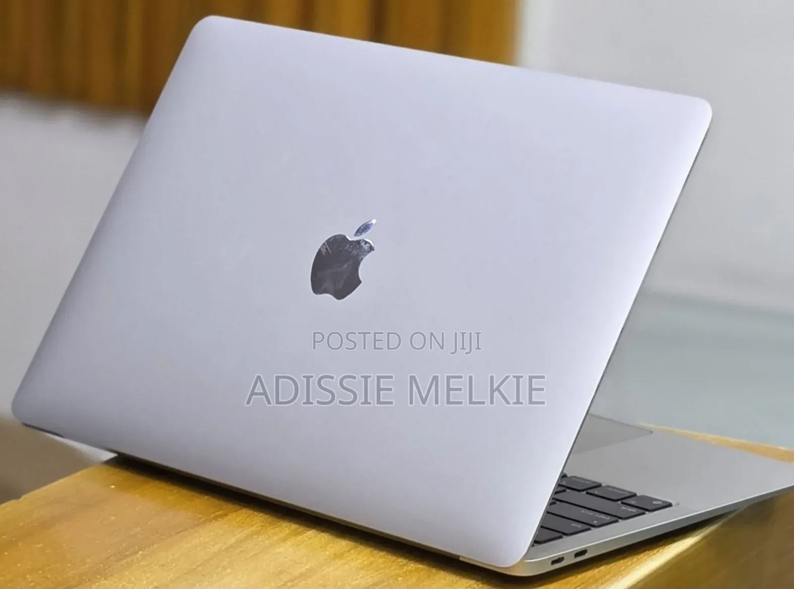 New Laptop Apple MacBook Air 2020 M1 8GB Apple M1 SSD 256GB