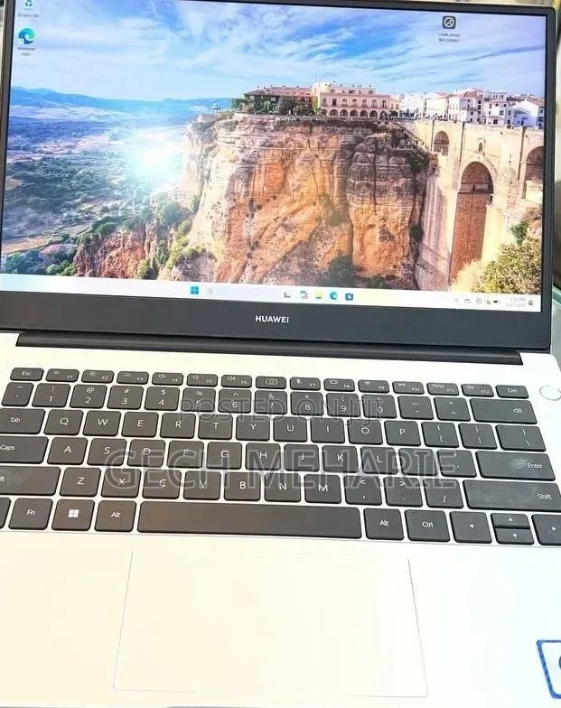 New Laptop Huawei 16GB Intel Core i7 SSD 512GB