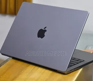 New Laptop Apple MacBook 32GB Apple M1 Pro SSD 512GB