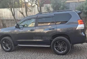 Toyota Land Cruiser Prado 2012 Gray