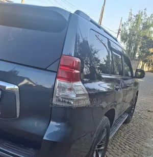 Toyota Land Cruiser Prado 2012 Gray