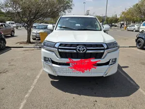 Toyota Land Cruiser 2015 White