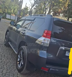 Toyota Land Cruiser Prado 2012 Gray