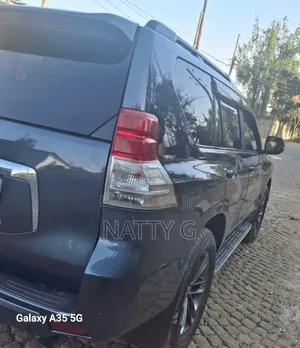 Toyota Land Cruiser Prado 2012 Gray