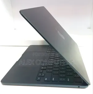 New Laptop Apple MacBook 8GB Apple M2 SSD 256GB