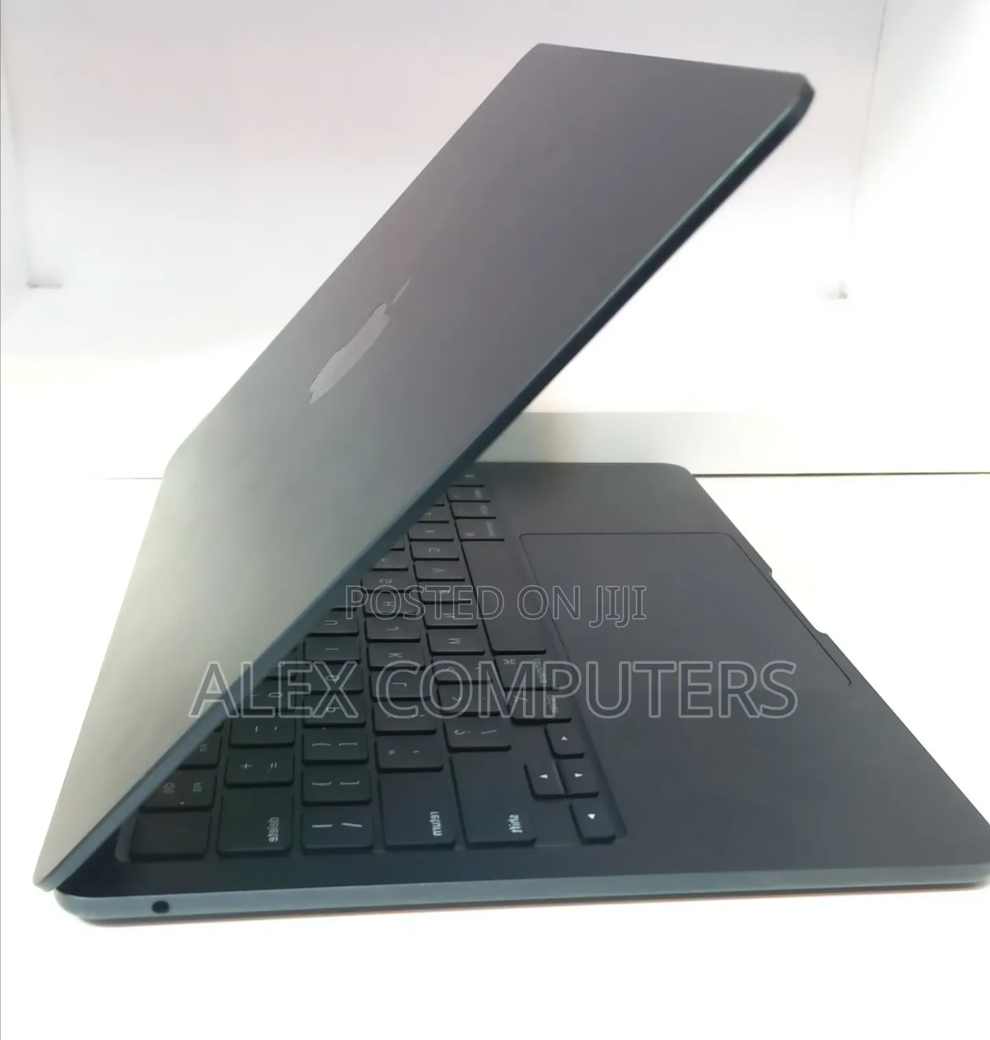 New Laptop Apple MacBook 8GB Apple M2 SSD 256GB