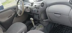 Toyota Platz 2002 Silver