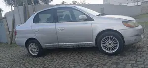Toyota Platz 2002 Silver