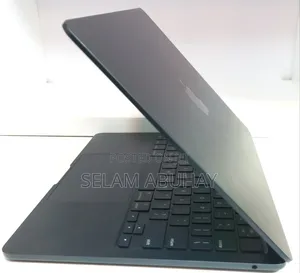 New Laptop Apple MacBook Air 2022 M2 8GB Apple M2 SSD 256GB