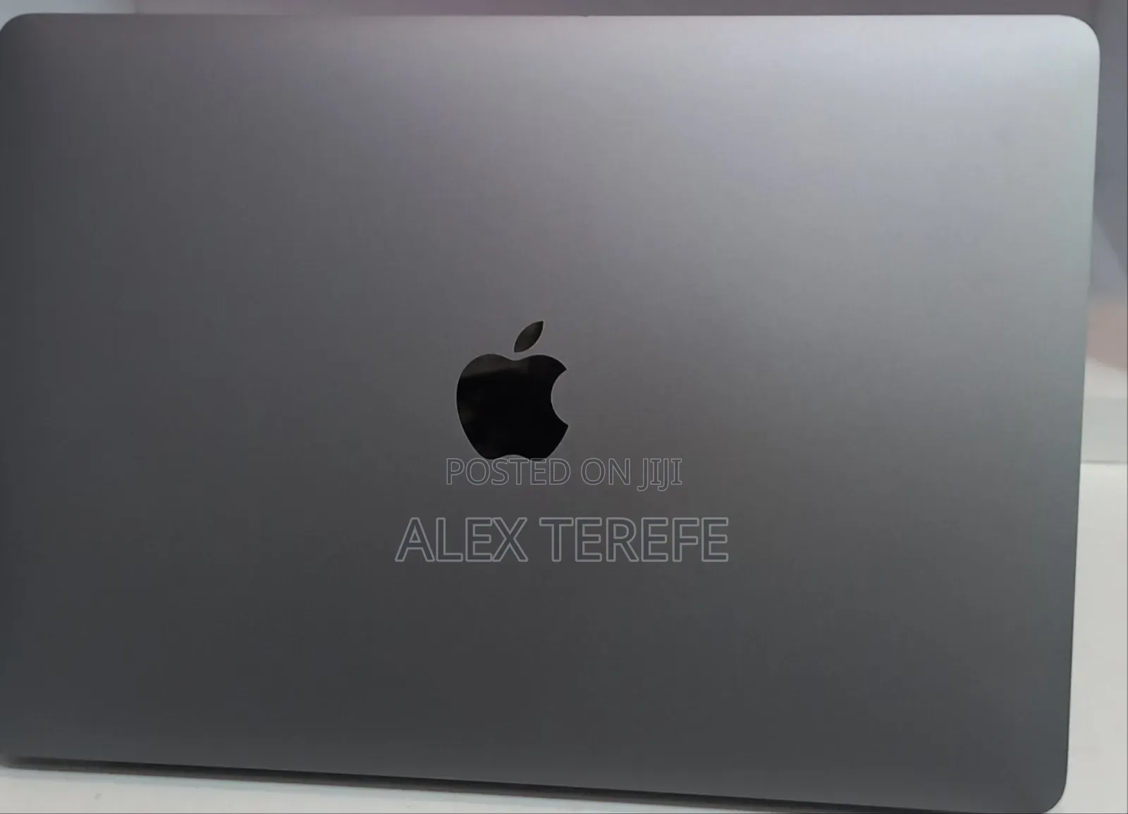New Laptop Apple MacBook Pro 2020 M1 8GB Apple M1 SSD 256GB