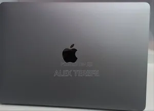 New Laptop Apple MacBook Pro 2020 M1 8GB Apple M1 SSD 256GB