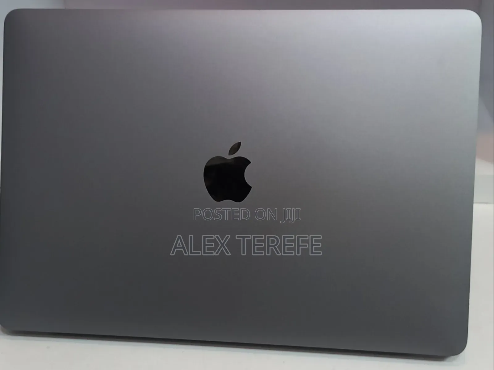 New Laptop Apple MacBook Pro 2020 M1 8GB Apple M1 SSD 256GB