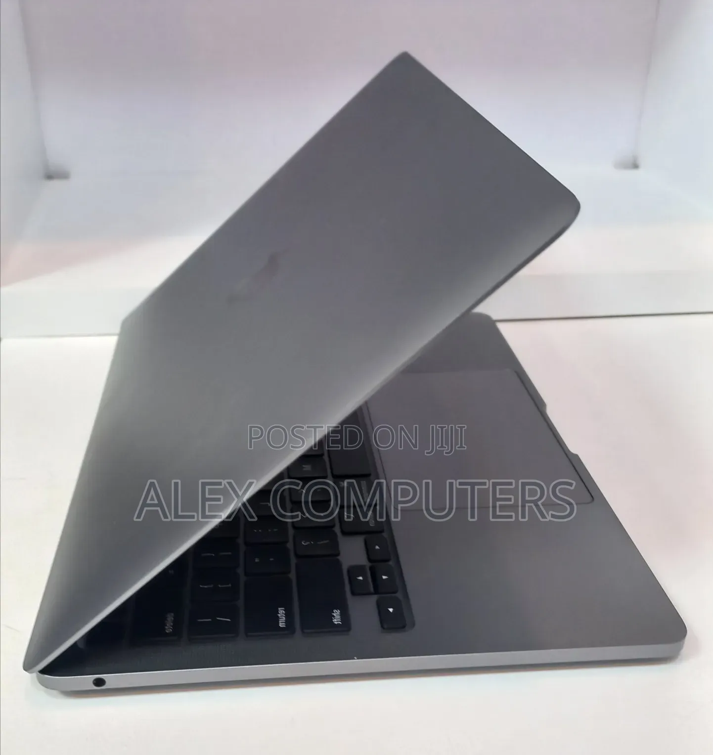 New Laptop Apple MacBook 8GB Apple M1 Pro SSD 256GB