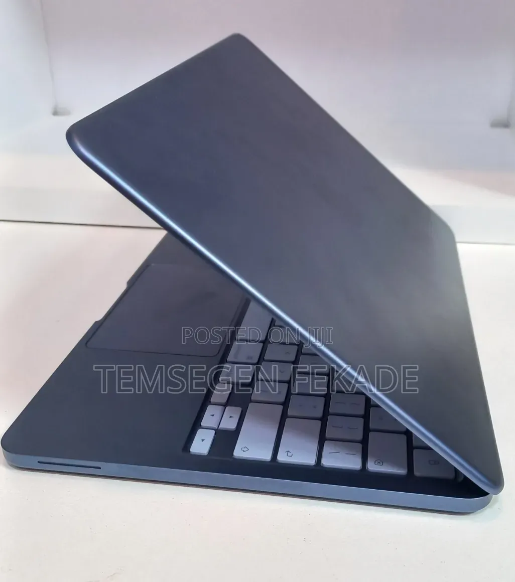 New Laptop Apple MacBook 8GB SSD 256GB