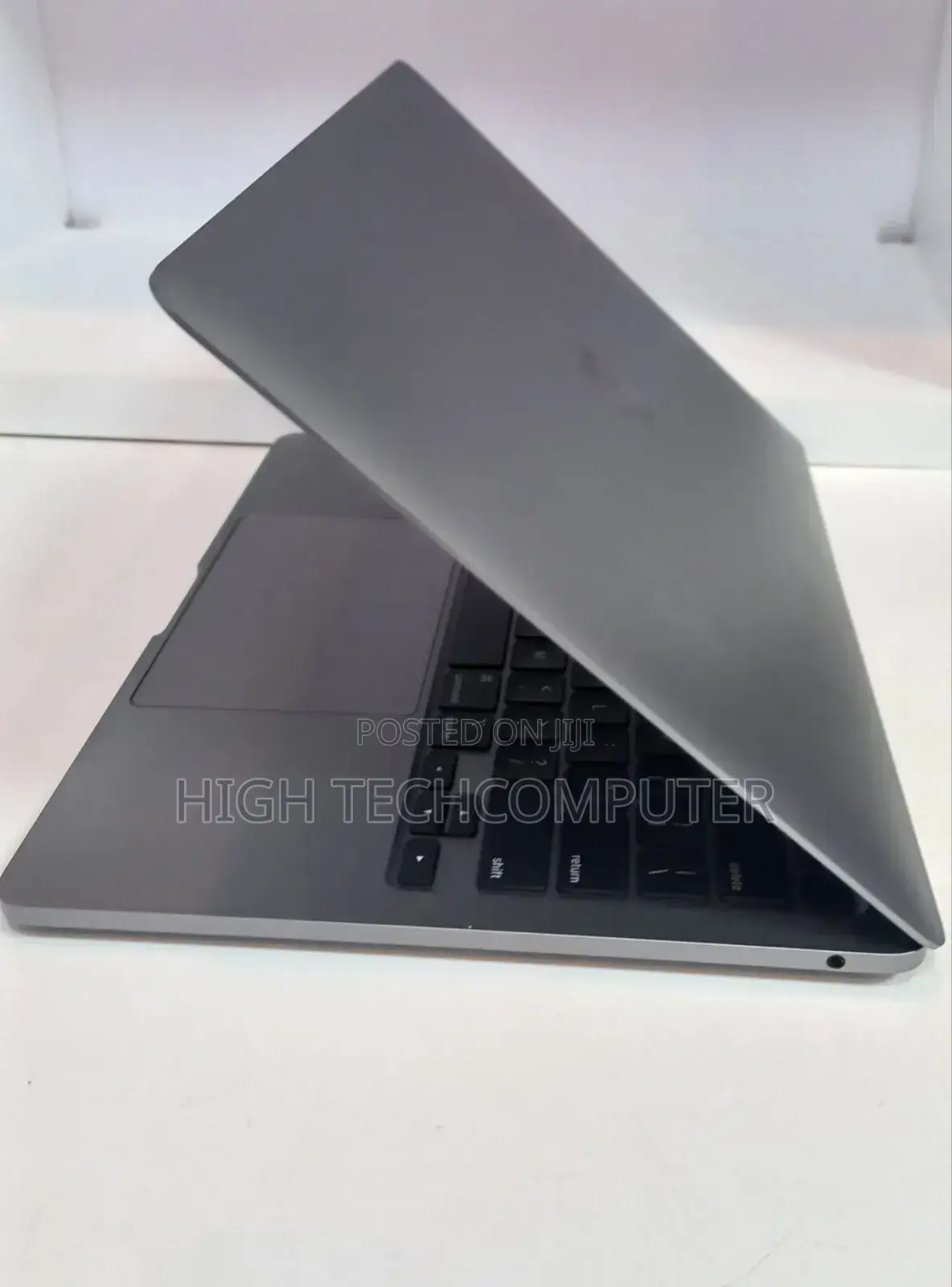 New Laptop Apple MacBook Pro 2020 M1 8GB Apple M1 Pro SSD 256GB