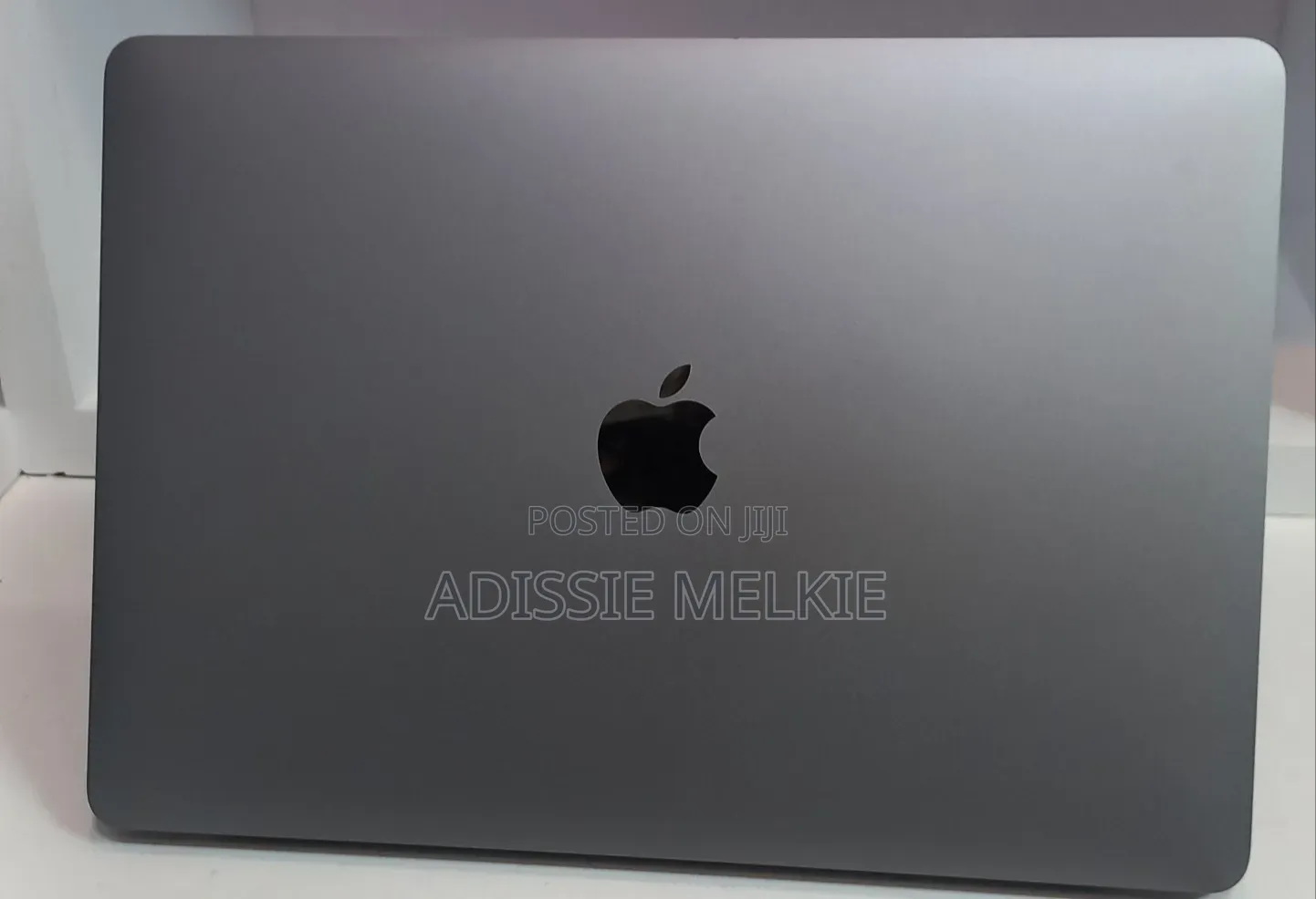 New Laptop Apple MacBook Pro 2020 M1 8GB Apple M1 Pro SSD 256GB